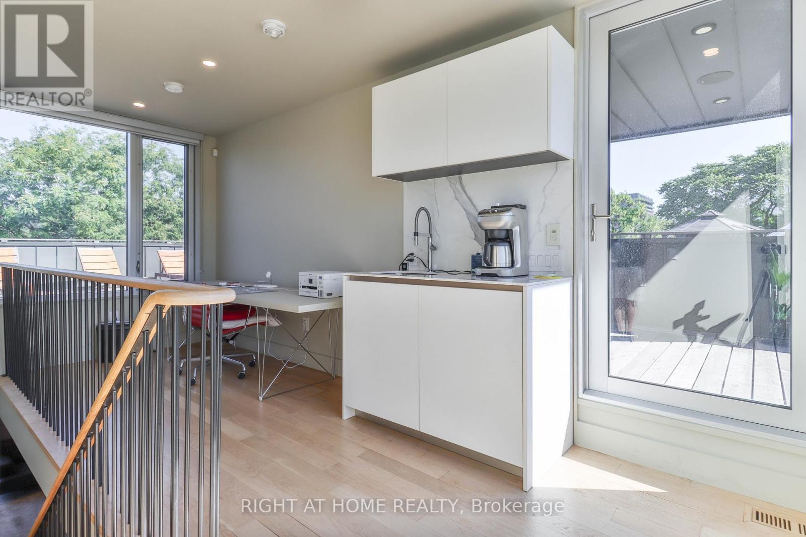 18 Mitchell Avenue, Toronto, Ontario  M6J 1B9 - Photo 22 - C12837568