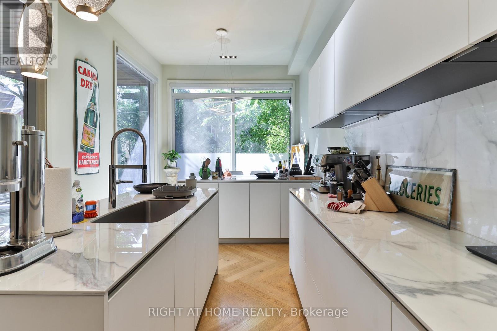 18 Mitchell Avenue, Toronto, Ontario  M6J 1B9 - Photo 3 - C12837568