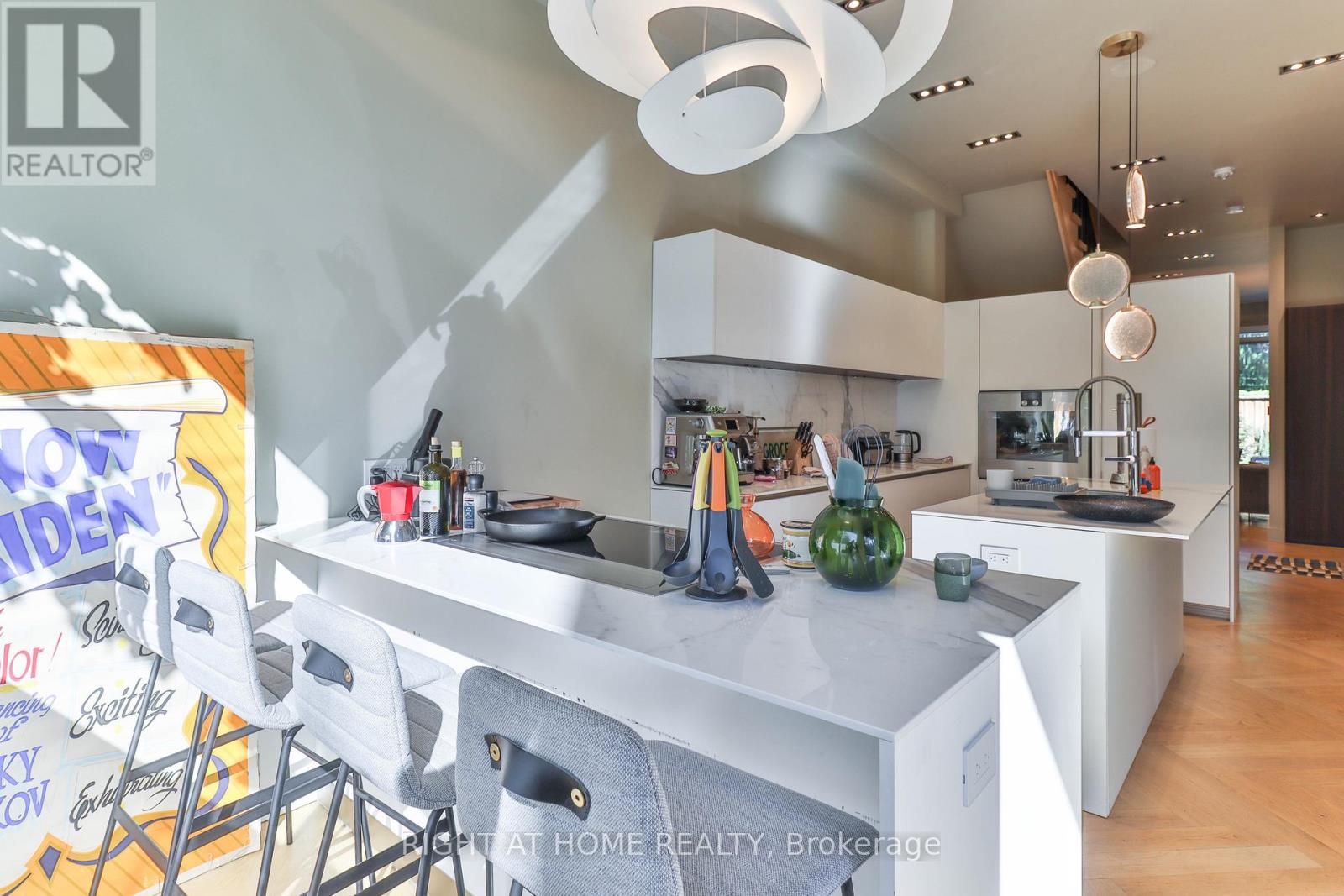 18 Mitchell Avenue, Toronto, Ontario  M6J 1B9 - Photo 4 - C12837568