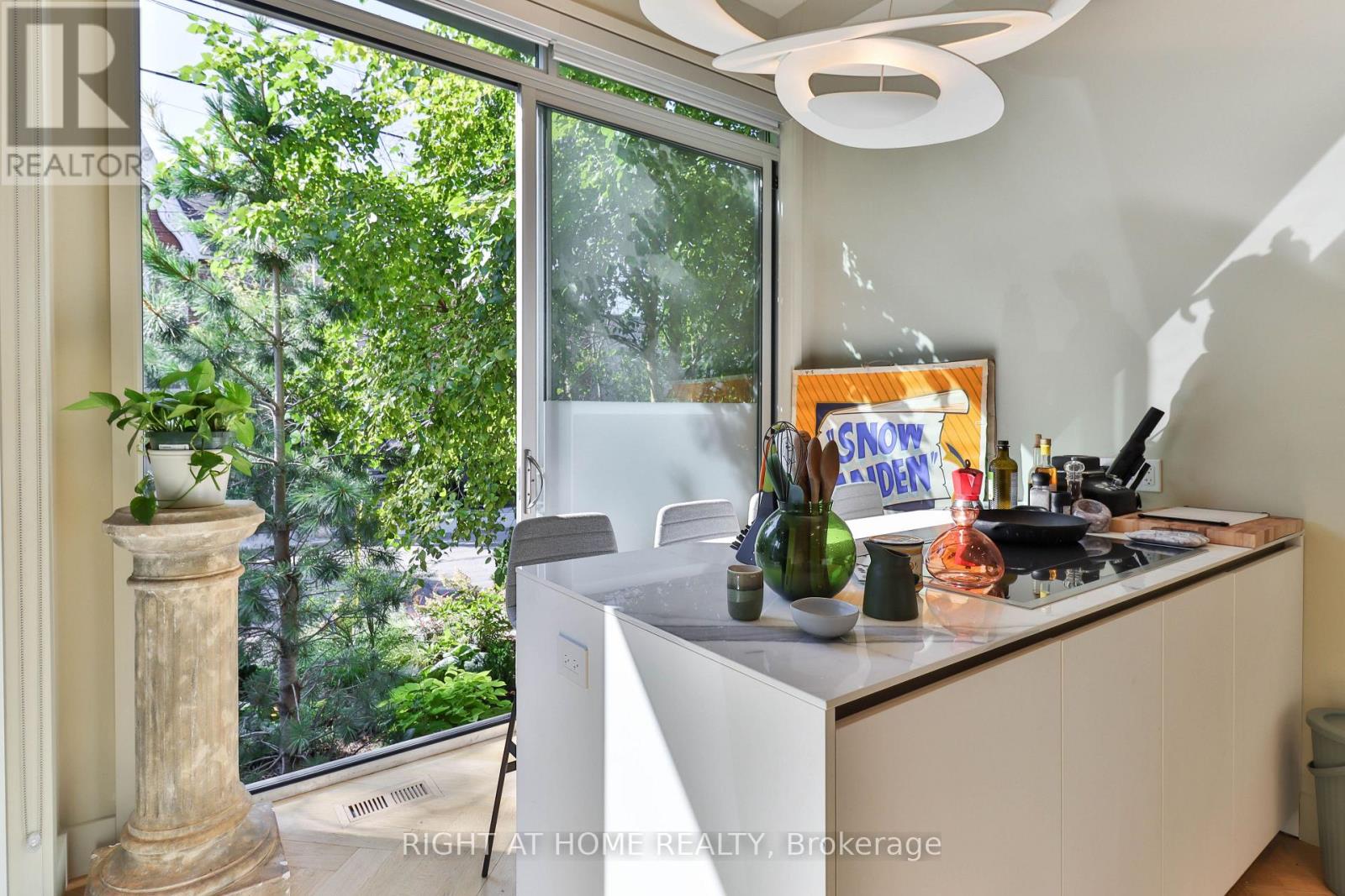 18 Mitchell Avenue, Toronto, Ontario  M6J 1B9 - Photo 5 - C12837568