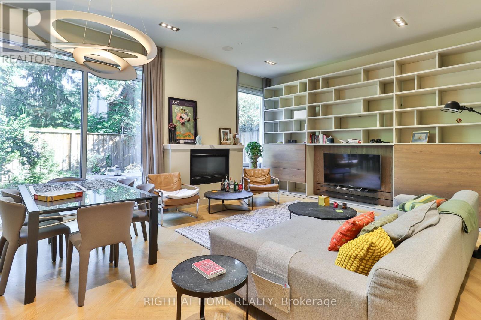 18 Mitchell Avenue, Toronto, Ontario  M6J 1B9 - Photo 6 - C12837568