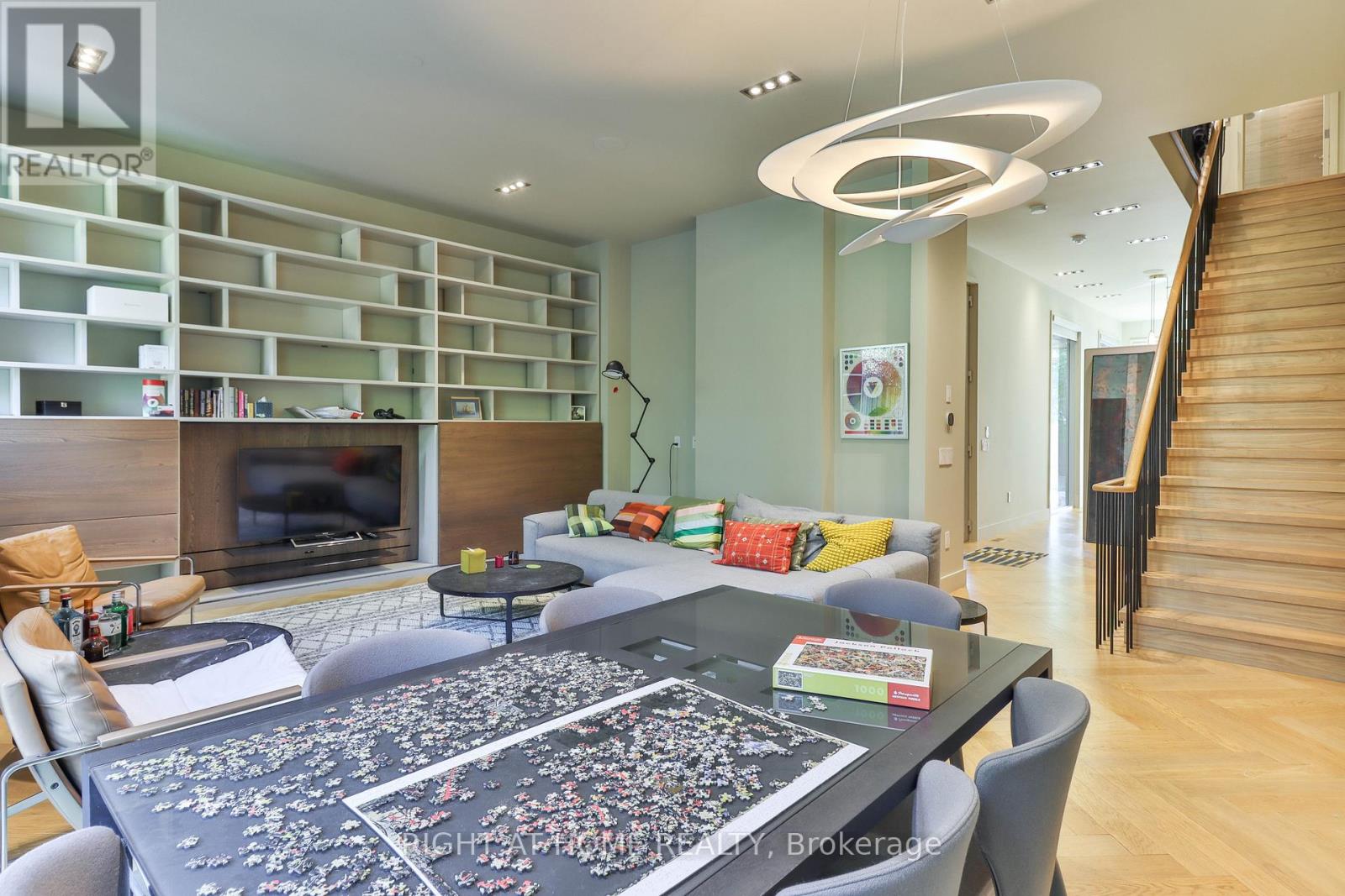 18 Mitchell Avenue, Toronto, Ontario  M6J 1B9 - Photo 7 - C12837568