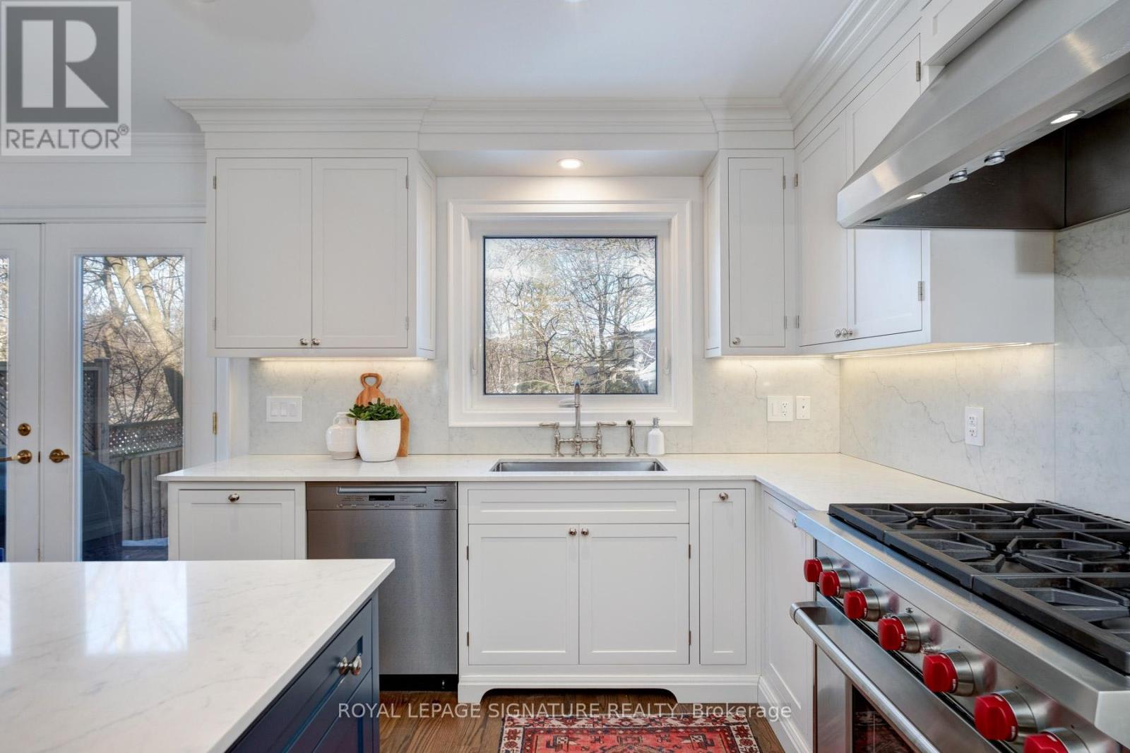 165 Welland Avenue, Toronto, Ontario  M4T 2J6 - Photo 18 - C12837578