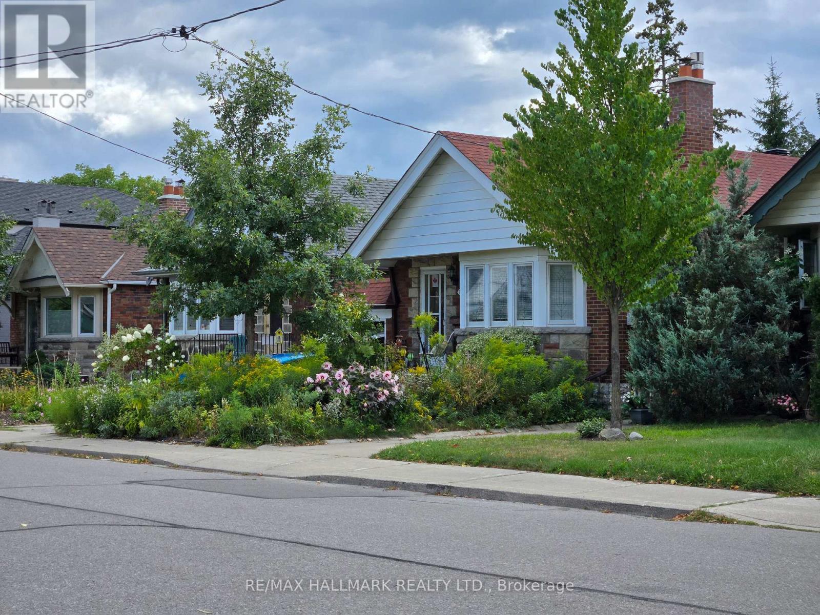 18 FAIRSIDE AVENUE, Toronto, Ontario