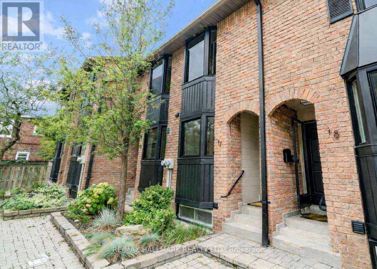 17 - 13 KERR ROAD, Toronto, Ontario