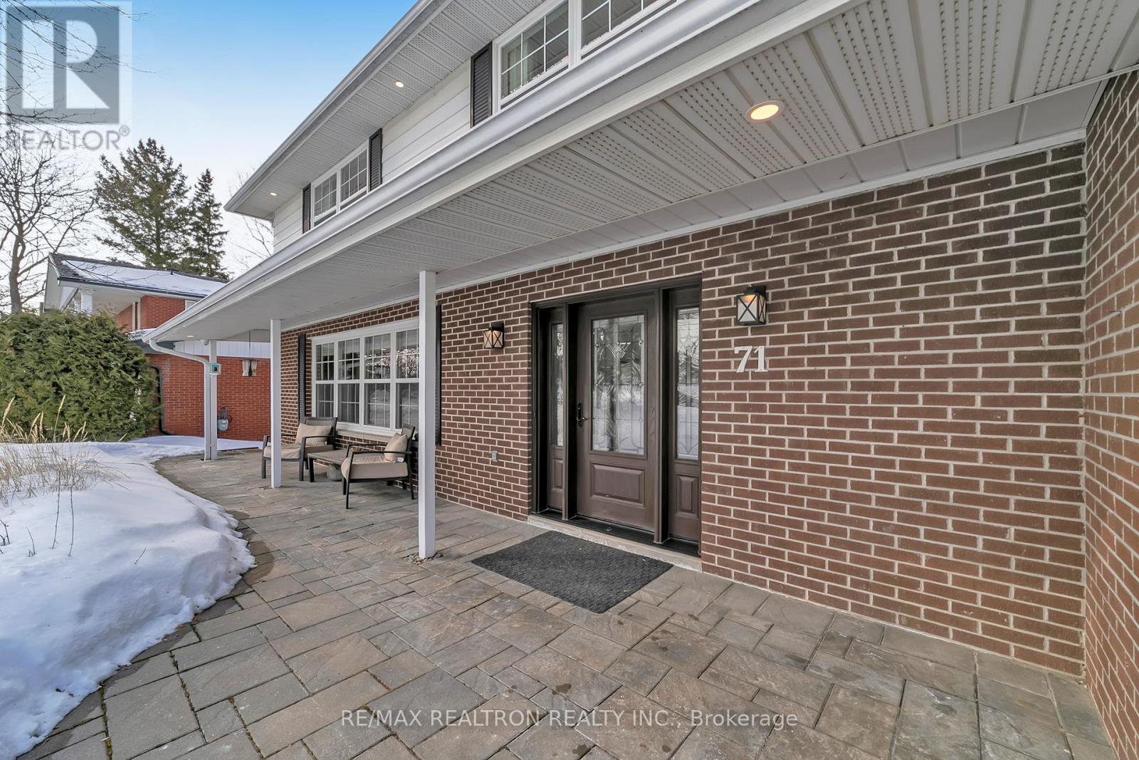 71 Fletcher Street, Bradford West Gwillimbury, Ontario  L3Z 1M1 - Photo 1 - N12837518