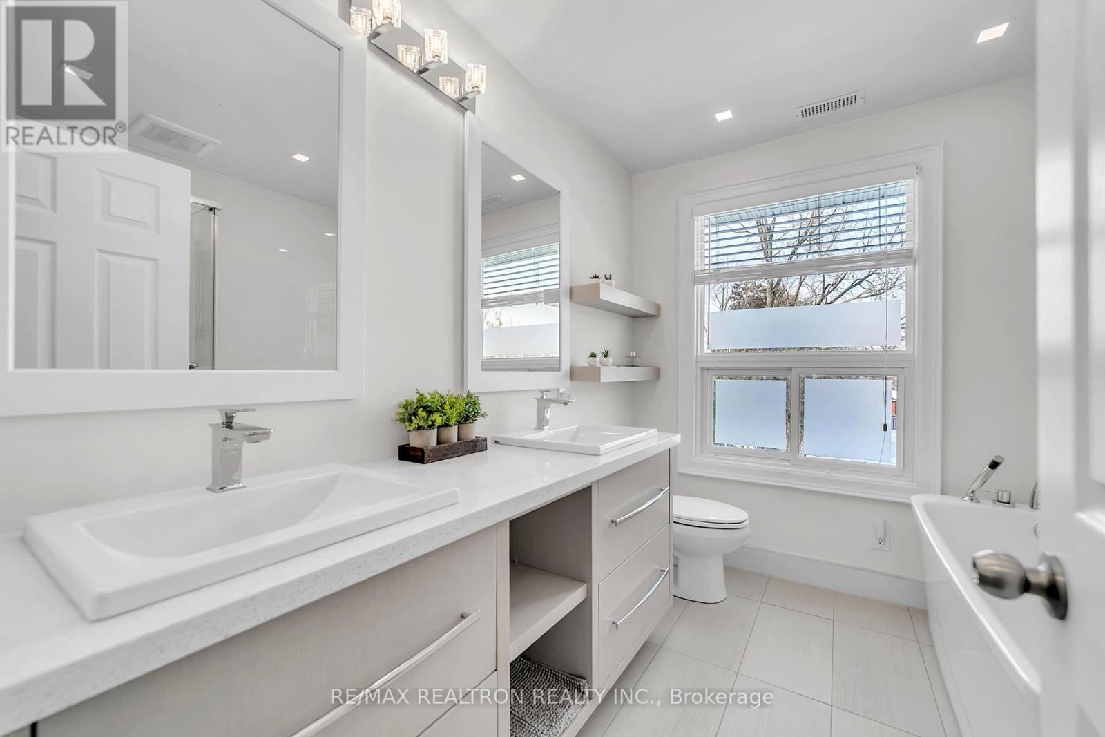 71 Fletcher Street, Bradford West Gwillimbury, Ontario  L3Z 1M1 - Photo 35 - N12837518