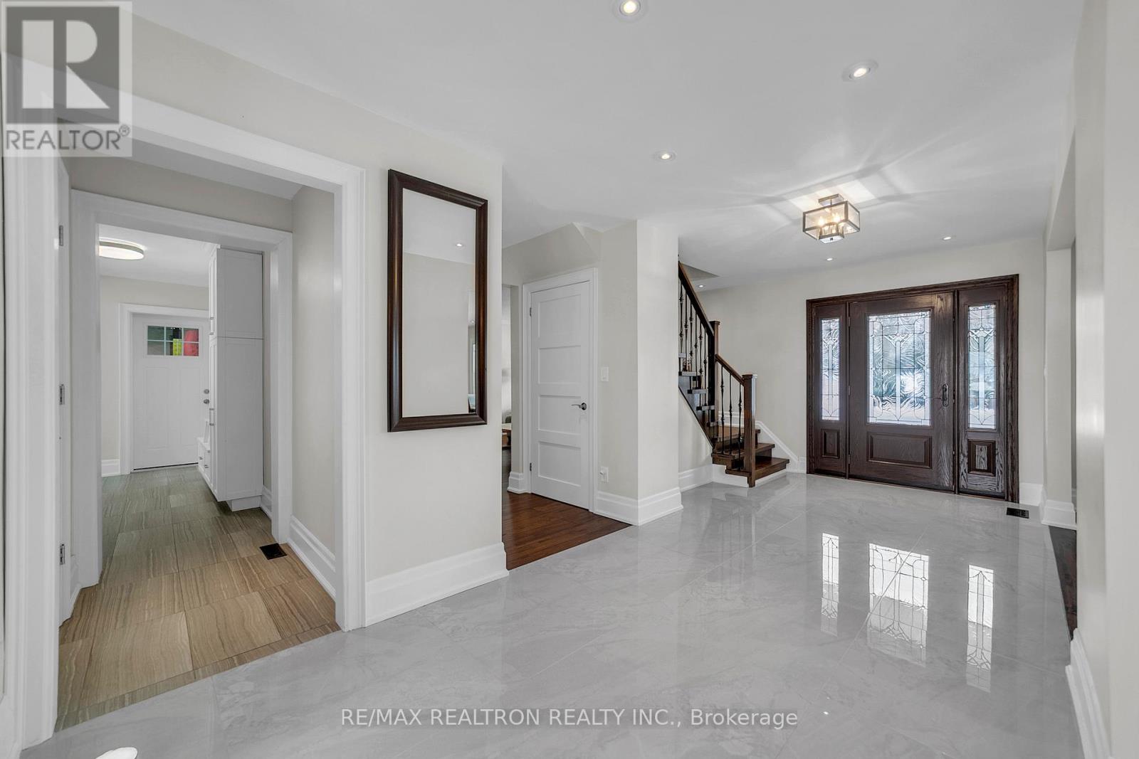 71 Fletcher Street, Bradford West Gwillimbury, Ontario  L3Z 1M1 - Photo 4 - N12837518