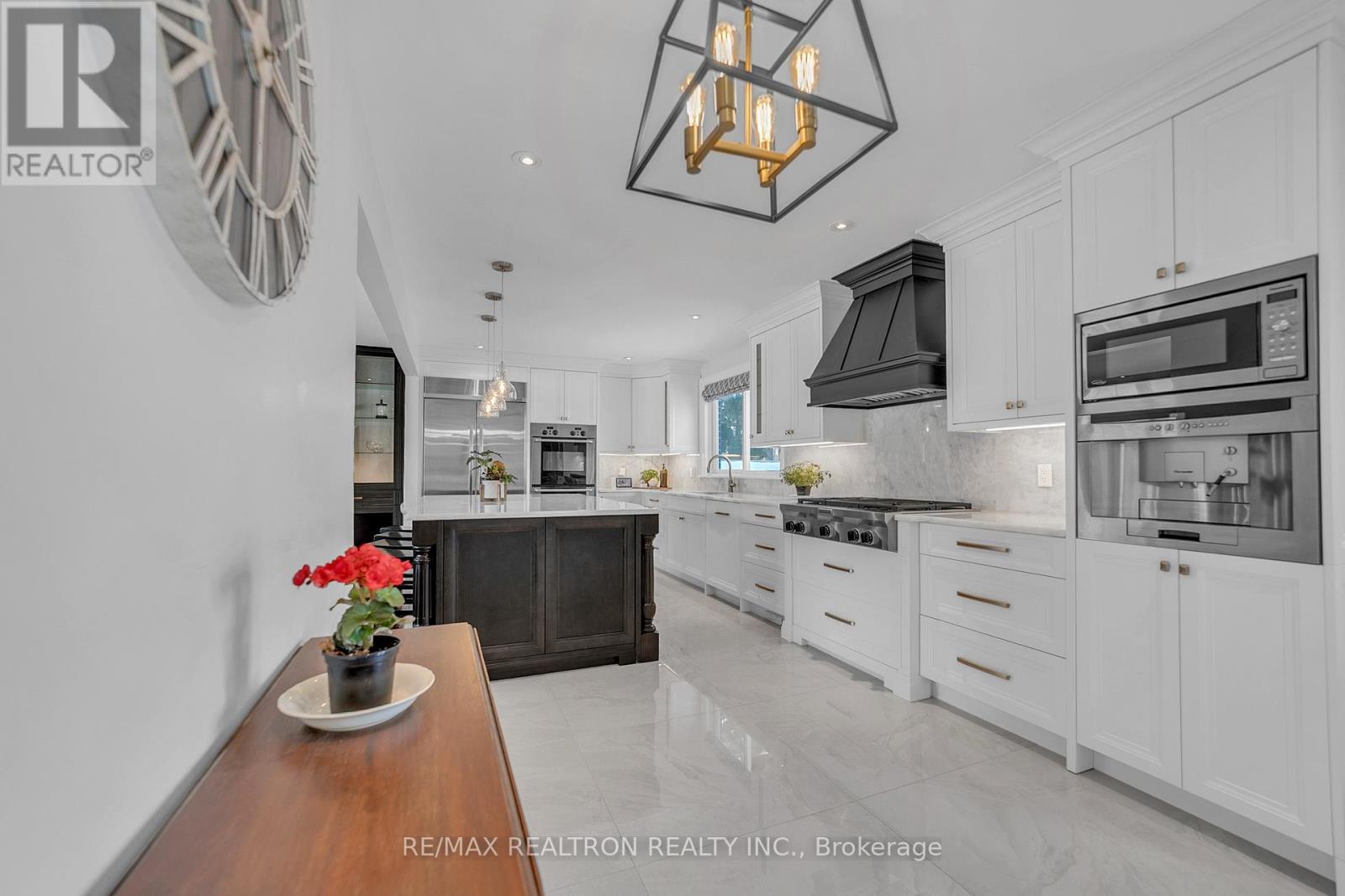 71 Fletcher Street, Bradford West Gwillimbury, Ontario  L3Z 1M1 - Photo 9 - N12837518