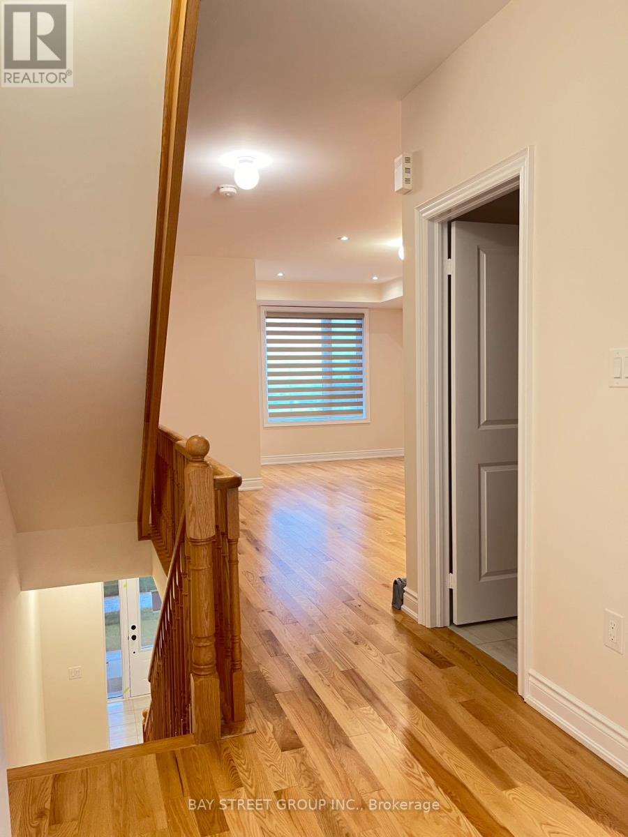 251 Tennant Circle, Vaughan, Ontario  L4H 5L4 - Photo 7 - N12837556