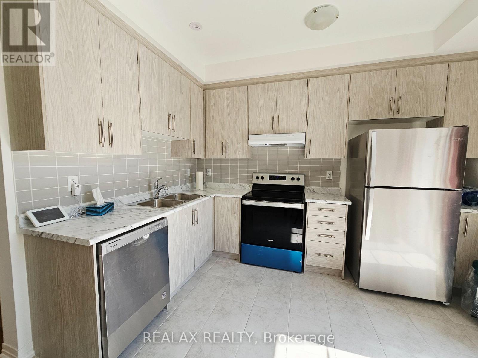 103 Carneros Way, Markham, Ontario  L6B 1R2 - Photo 7 - N12837604