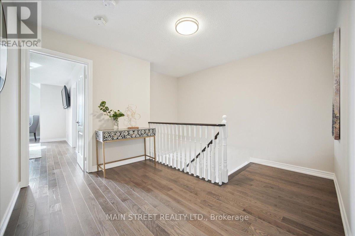 38 Carriage House Court, Richmond Hill, Ontario  L4E 4V3 - Photo 17 - N12837606