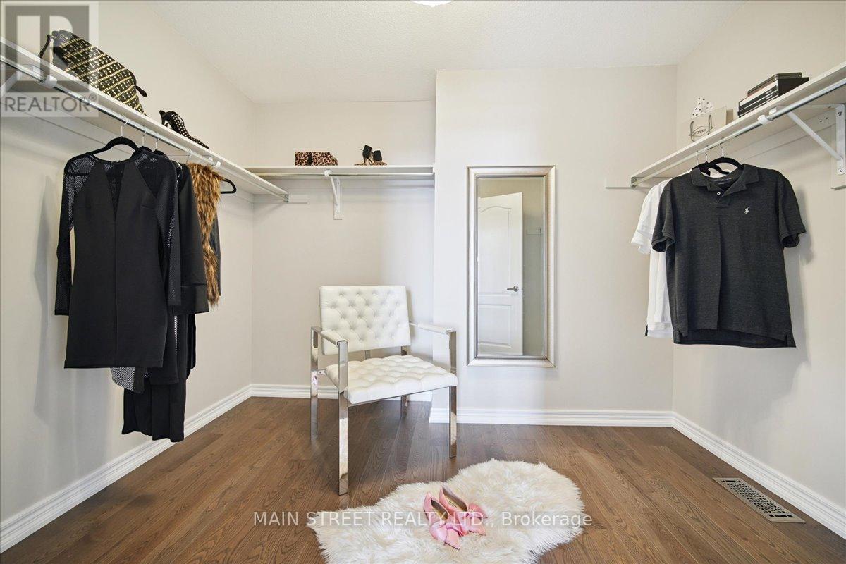 38 Carriage House Court, Richmond Hill, Ontario  L4E 4V3 - Photo 20 - N12837606