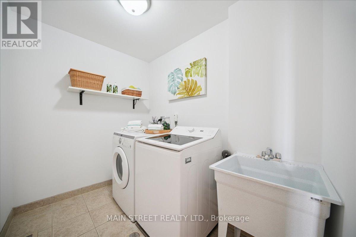 38 Carriage House Court, Richmond Hill, Ontario  L4E 4V3 - Photo 26 - N12837606