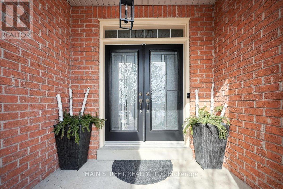 38 Carriage House Court, Richmond Hill, Ontario  L4E 4V3 - Photo 3 - N12837606