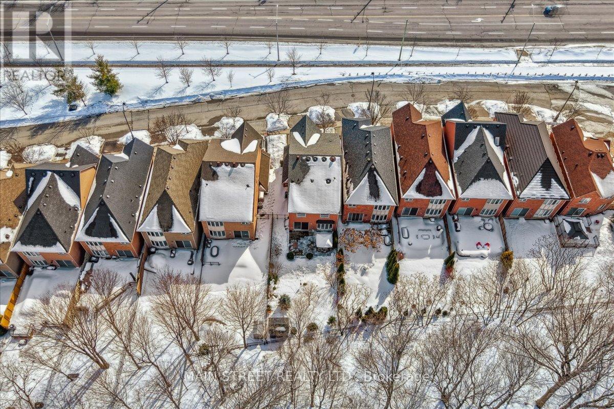 38 Carriage House Court, Richmond Hill, Ontario  L4E 4V3 - Photo 36 - N12837606