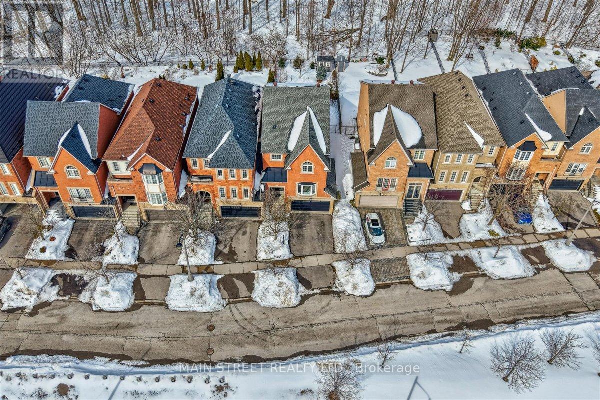 38 Carriage House Court, Richmond Hill, Ontario  L4E 4V3 - Photo 38 - N12837606