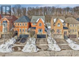 38 CARRIAGE HOUSE COURT, Richmond Hill, Ontario