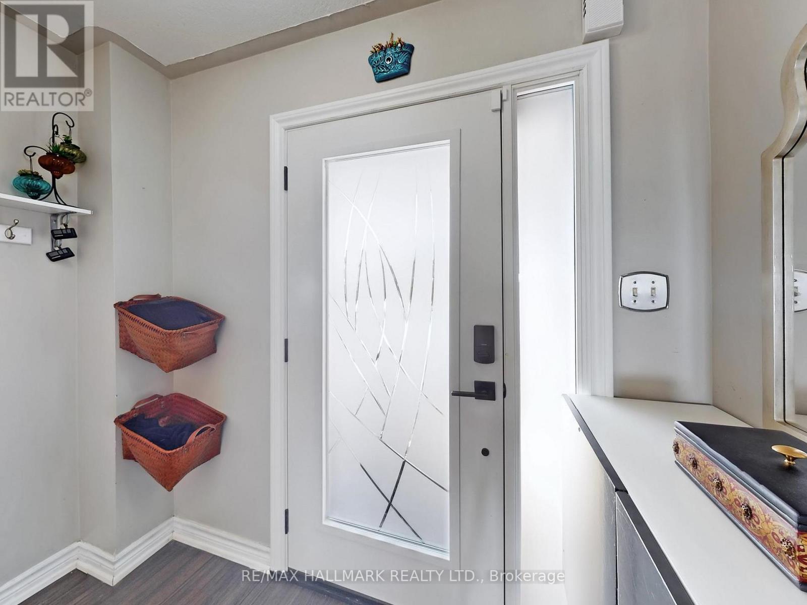 62 Crittenden Drive, Georgina, Ontario  L4P 4E3 - Photo 4 - N12837626