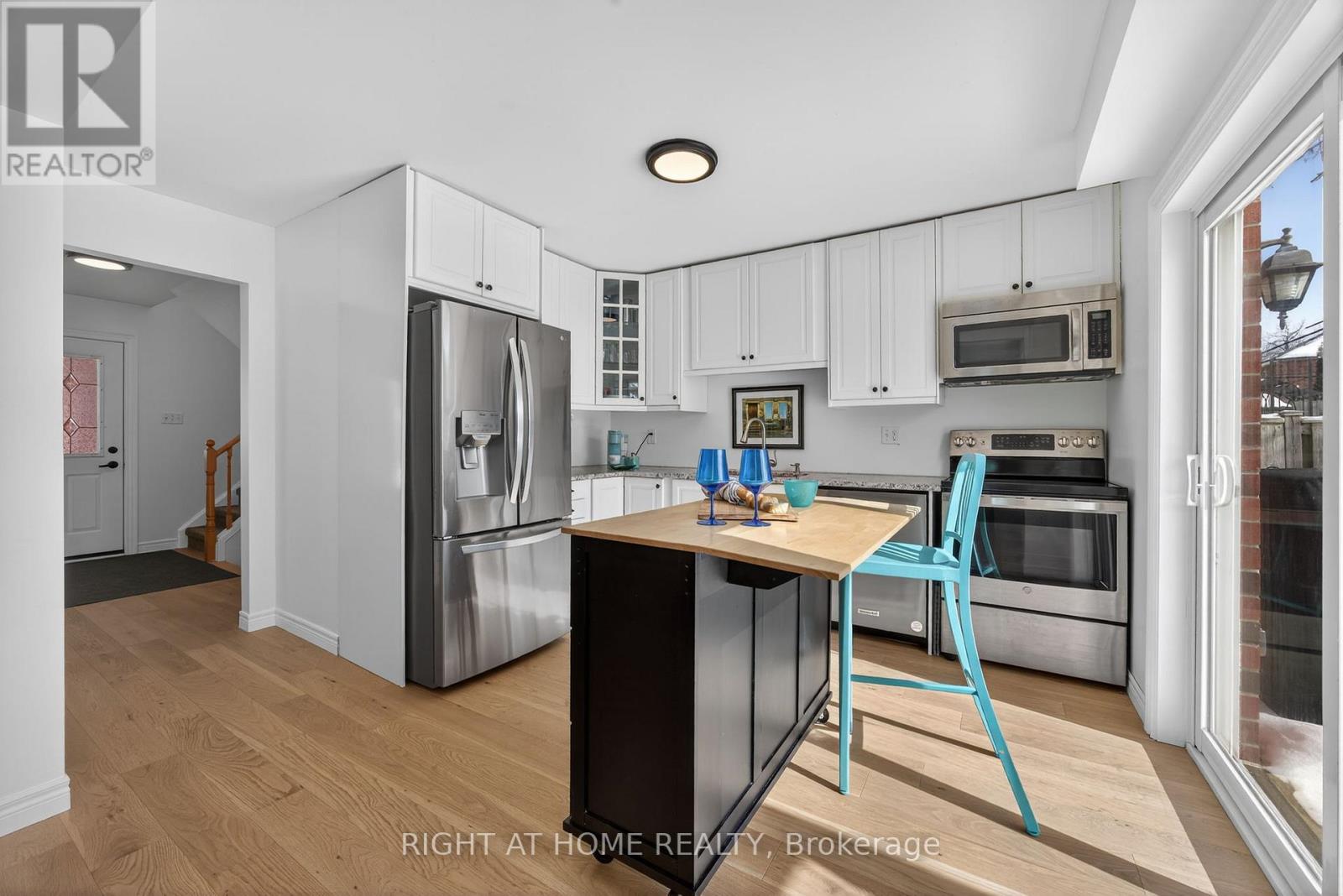 51 Copeman Crescent, Barrie (Painswick North), Ontario L4N 8B4 - Photo 6 - S12837624