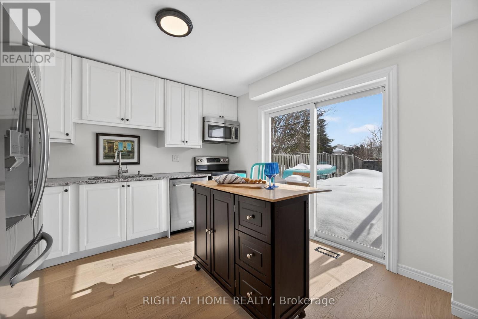 51 Copeman Crescent, Barrie (Painswick North), Ontario L4N 8B4 - Photo 7 - S12837624