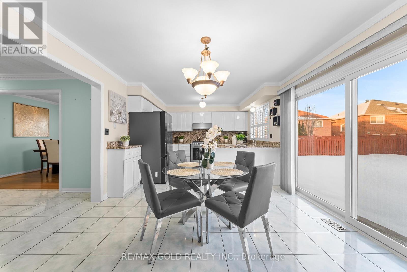 186 Mountainberry Road, Brampton, Ontario  L6R 2L2 - Photo 16 - W12837520