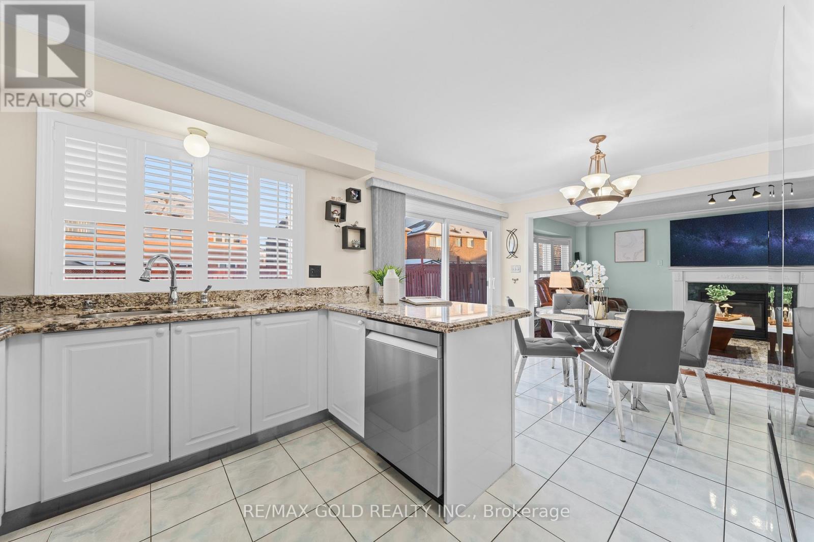 186 Mountainberry Road, Brampton, Ontario  L6R 2L2 - Photo 18 - W12837520