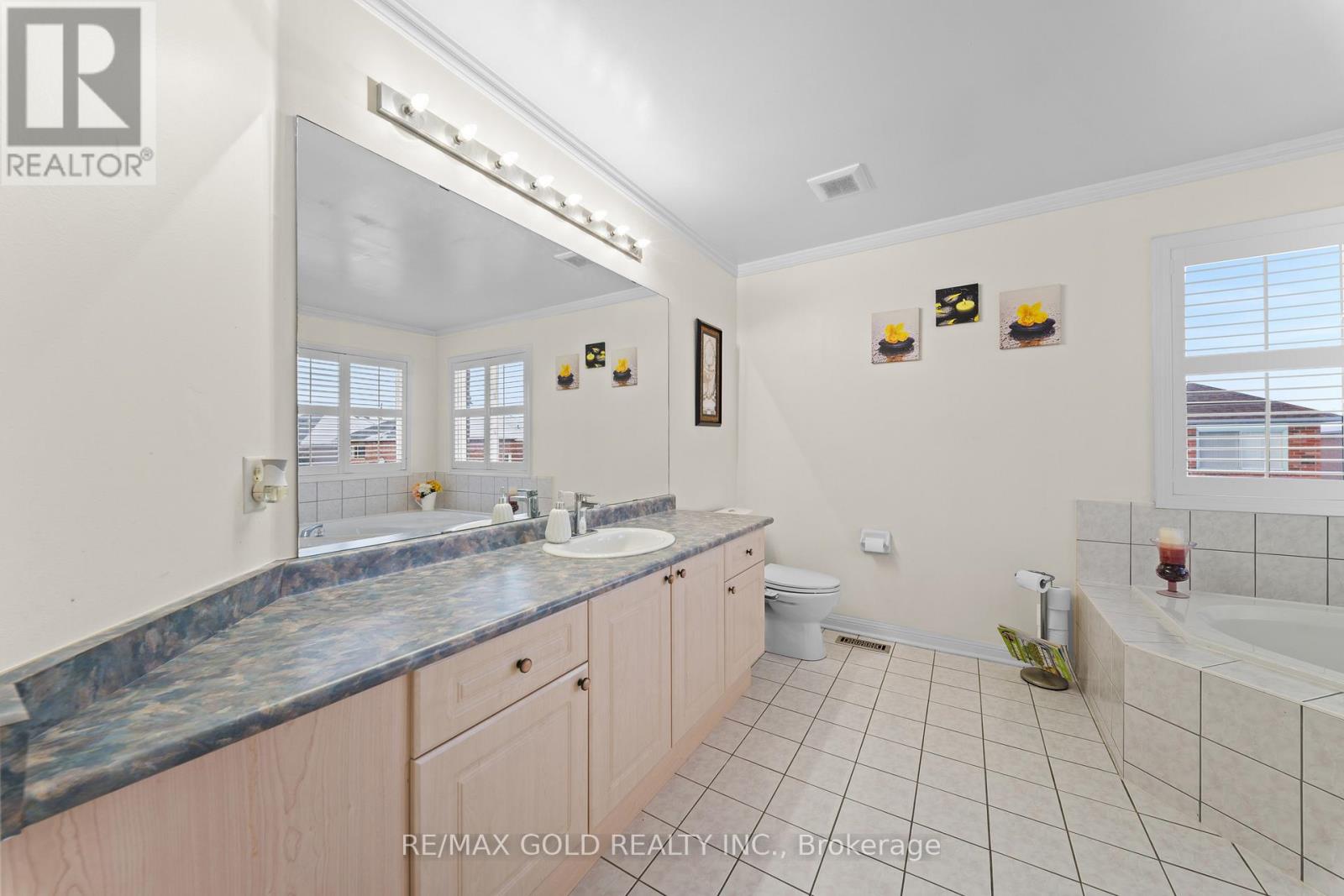 186 Mountainberry Road, Brampton, Ontario  L6R 2L2 - Photo 28 - W12837520