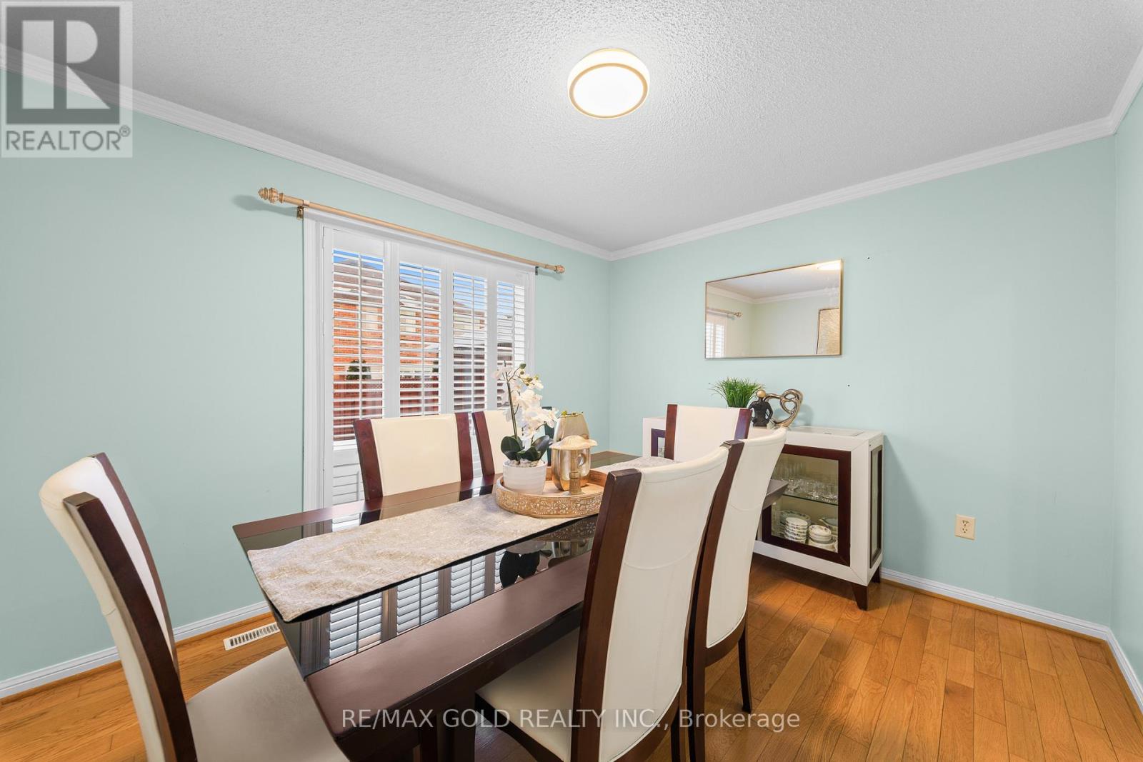 186 Mountainberry Road, Brampton, Ontario  L6R 2L2 - Photo 9 - W12837520