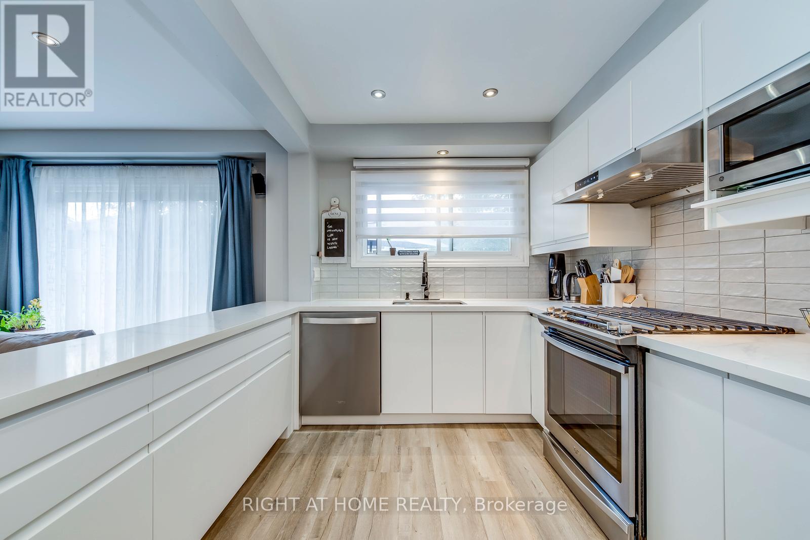 132 Ashton Crescent, Brampton, Ontario  L6S 3J9 - Photo 9 - W12837574