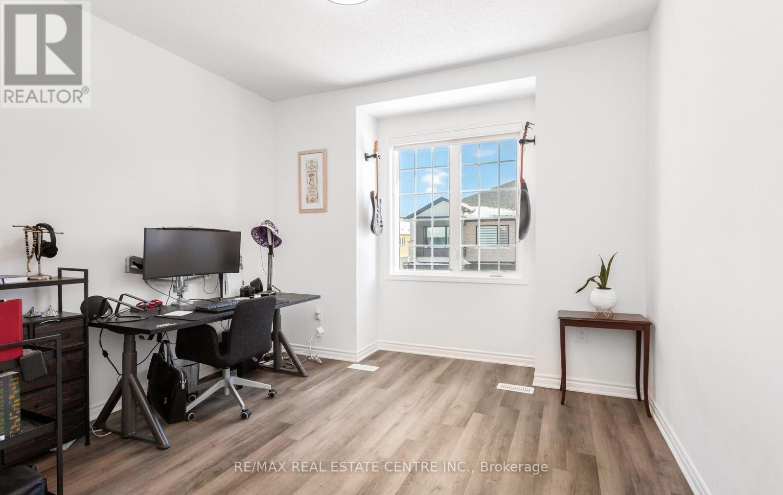 1343 Copley Court, Milton, Ontario  L9E 2E7 - Photo 25 - W12837576