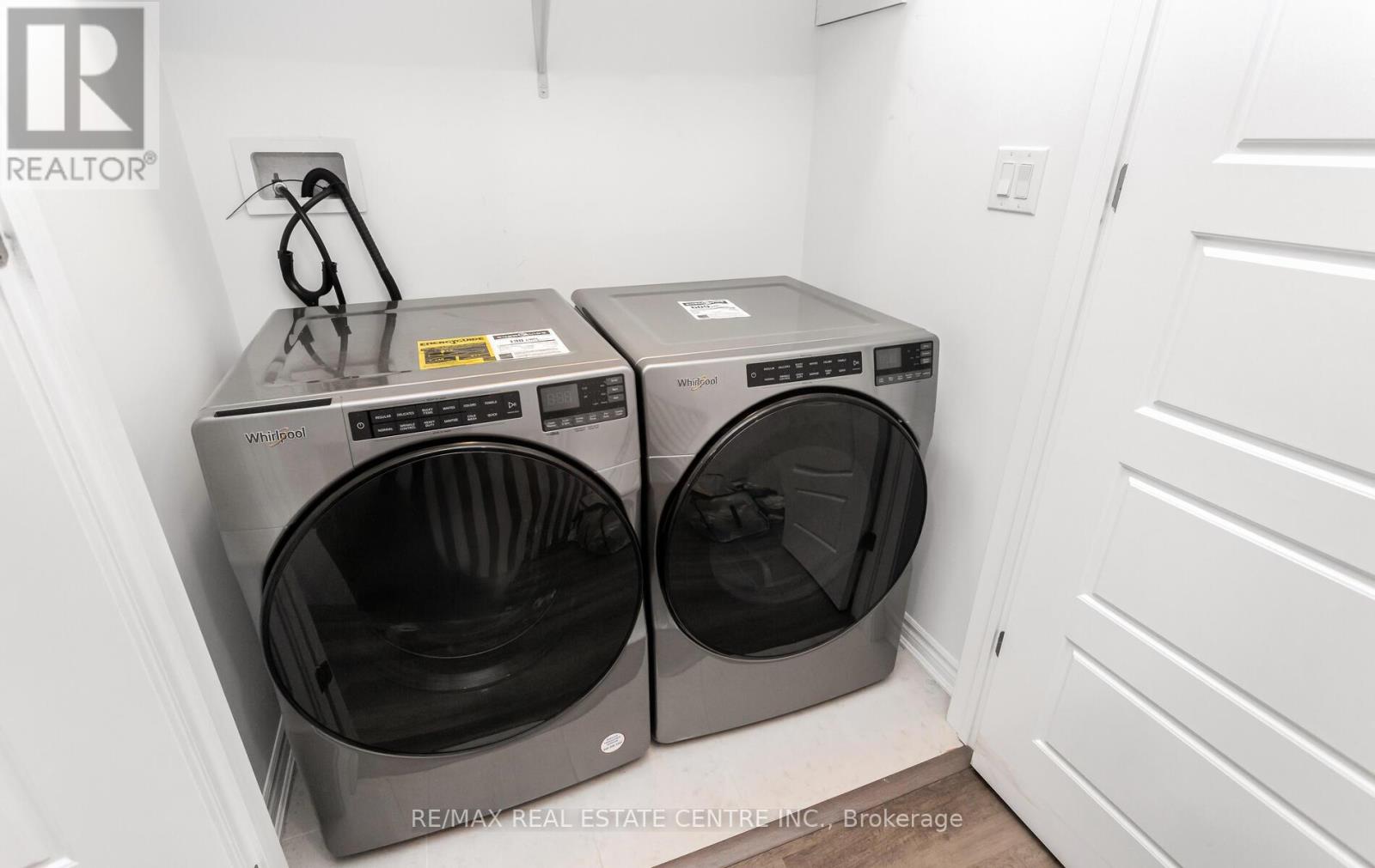 1343 Copley Court, Milton, Ontario  L9E 2E7 - Photo 28 - W12837576