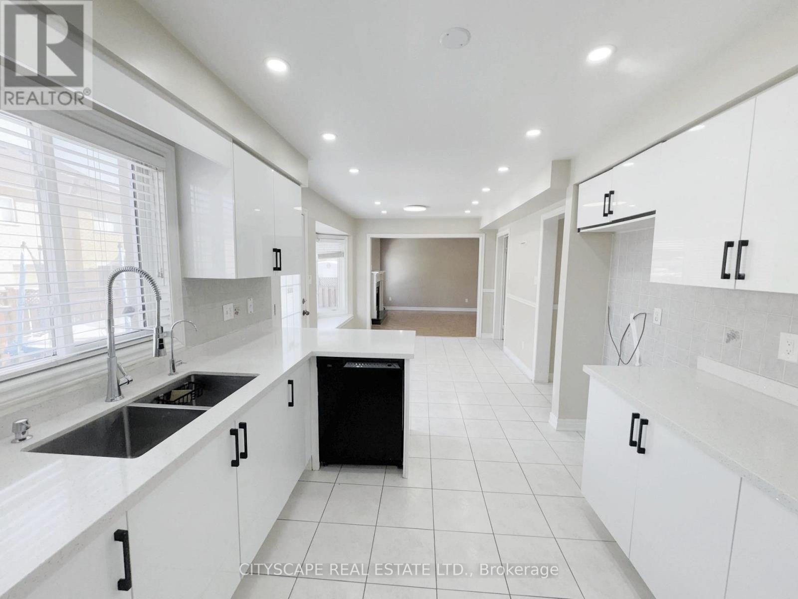 127 Barleyfield Road, Brampton, Ontario  L6R 2J4 - Photo 13 - W12837596