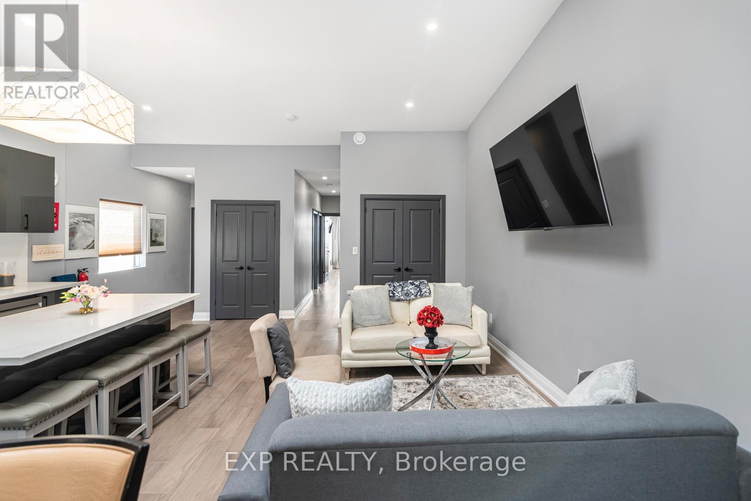 1 - 5850 Ferry Street, Niagara Falls (Dorchester), Ontario  L2G 1S9 - Photo 5 - X12837580