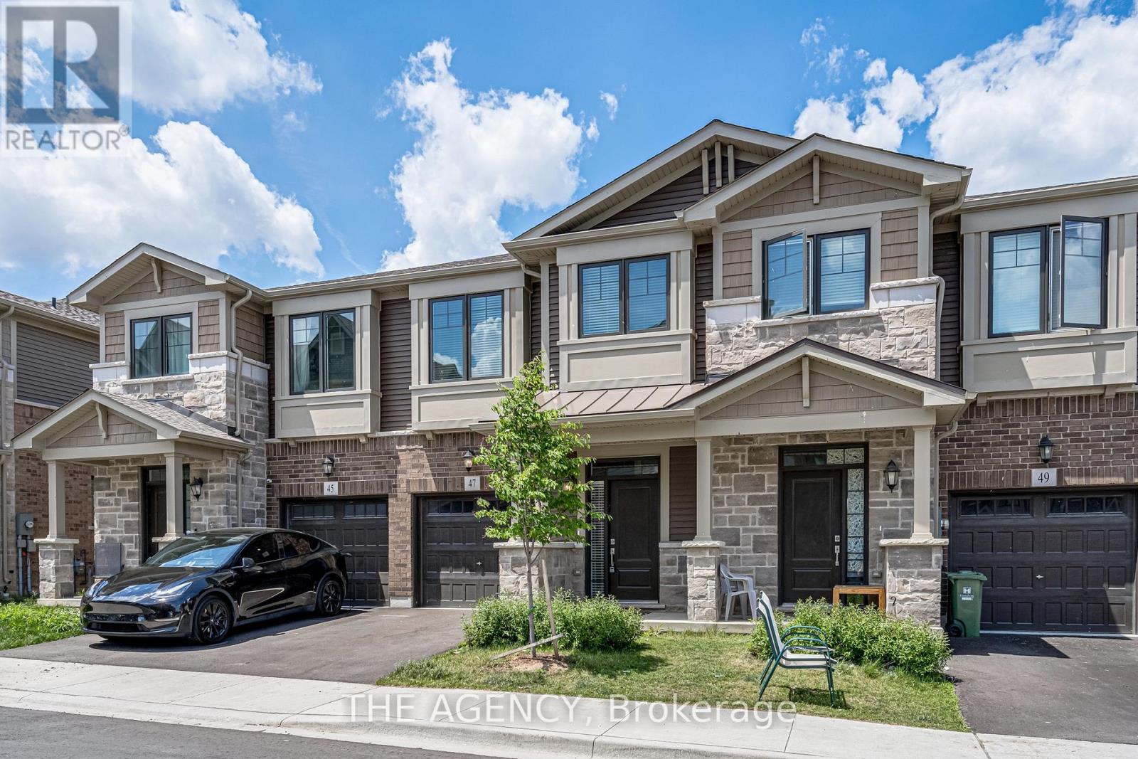 47 Hibiscus Lane, Hamilton, Ontario  L8K 0A4 - Photo 2 - X12837592