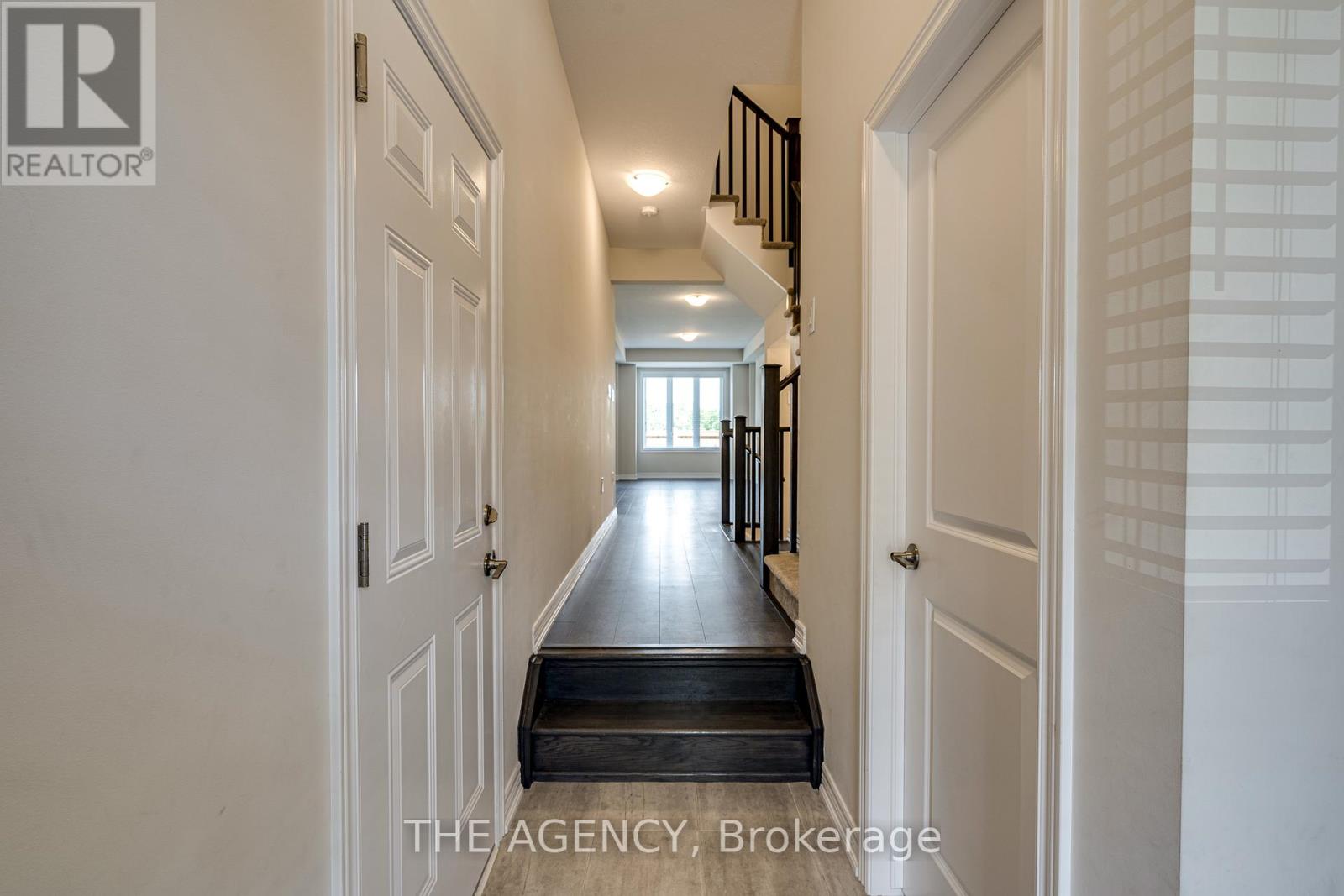 47 Hibiscus Lane, Hamilton, Ontario  L8K 0A4 - Photo 4 - X12837592