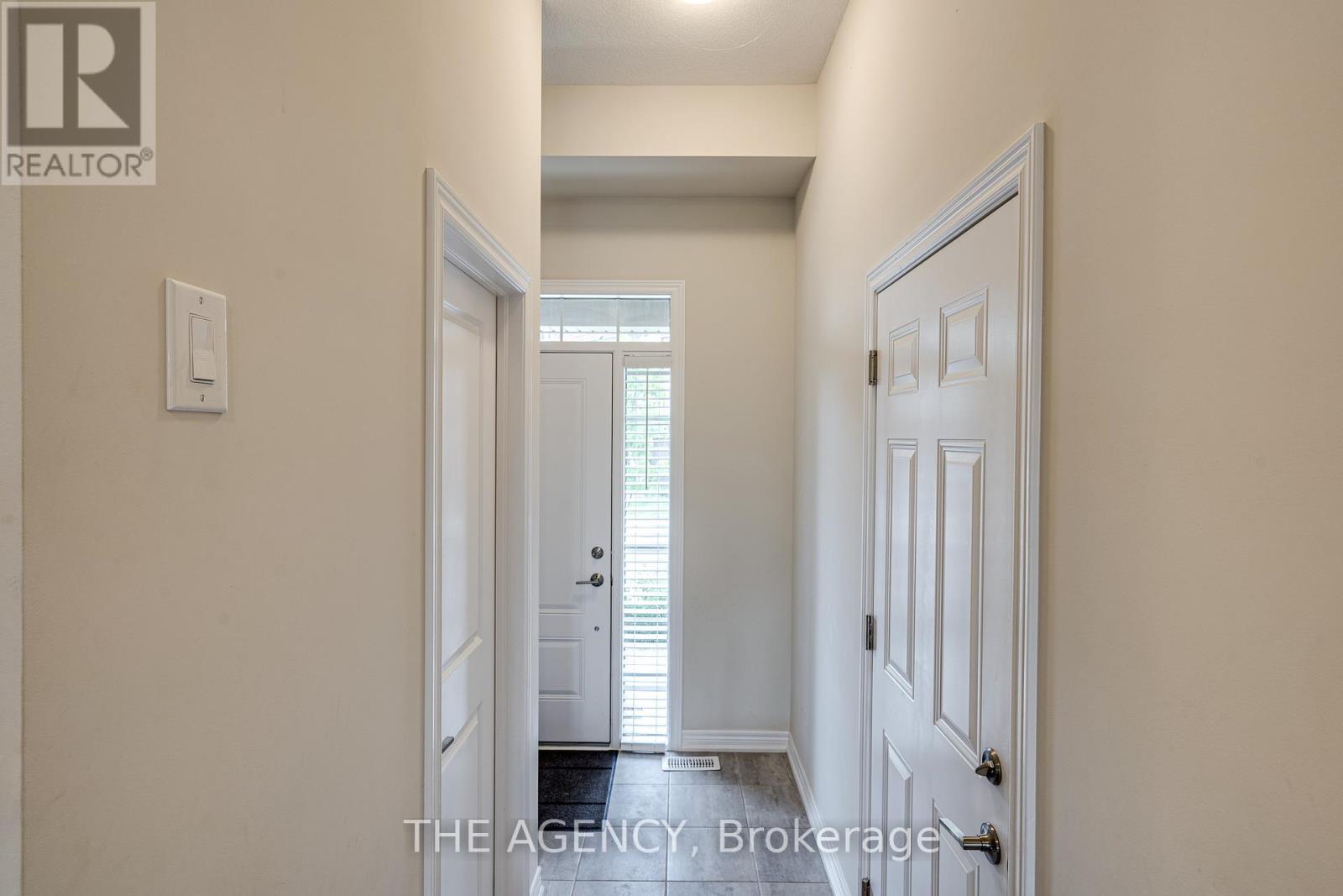 47 Hibiscus Lane, Hamilton, Ontario  L8K 0A4 - Photo 5 - X12837592