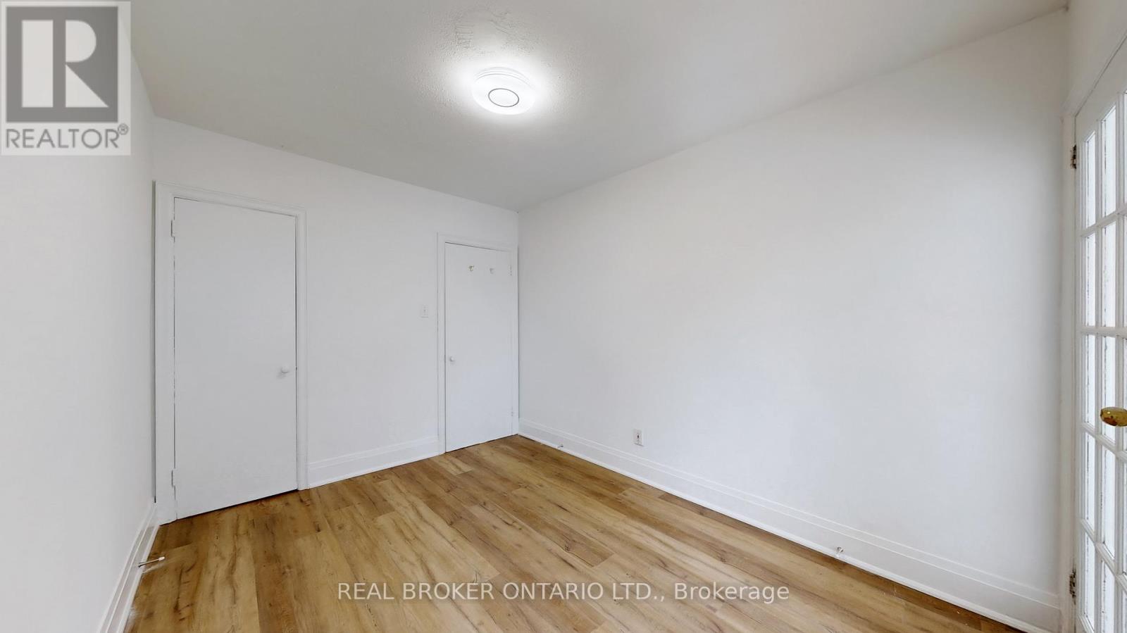 Upper - 451 Donlands Avenue, Toronto, Ontario  M4J 3S4 - Photo 9 - E12834784