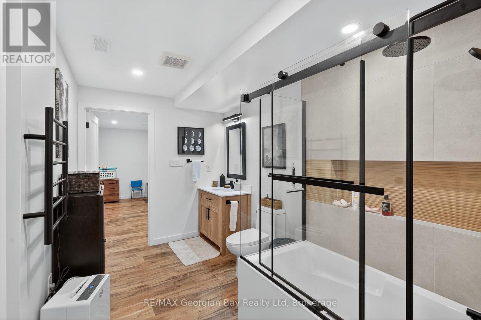 15 Lorne Avenue, Penetanguishene, Ontario L9M 1B1 - Photo 28 - S12837732