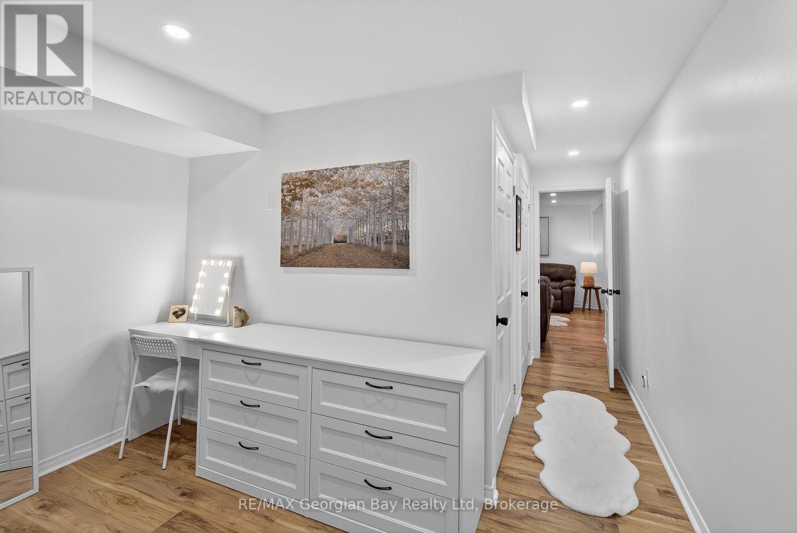 15 Lorne Avenue, Penetanguishene, Ontario L9M 1B1 - Photo 32 - S12837732