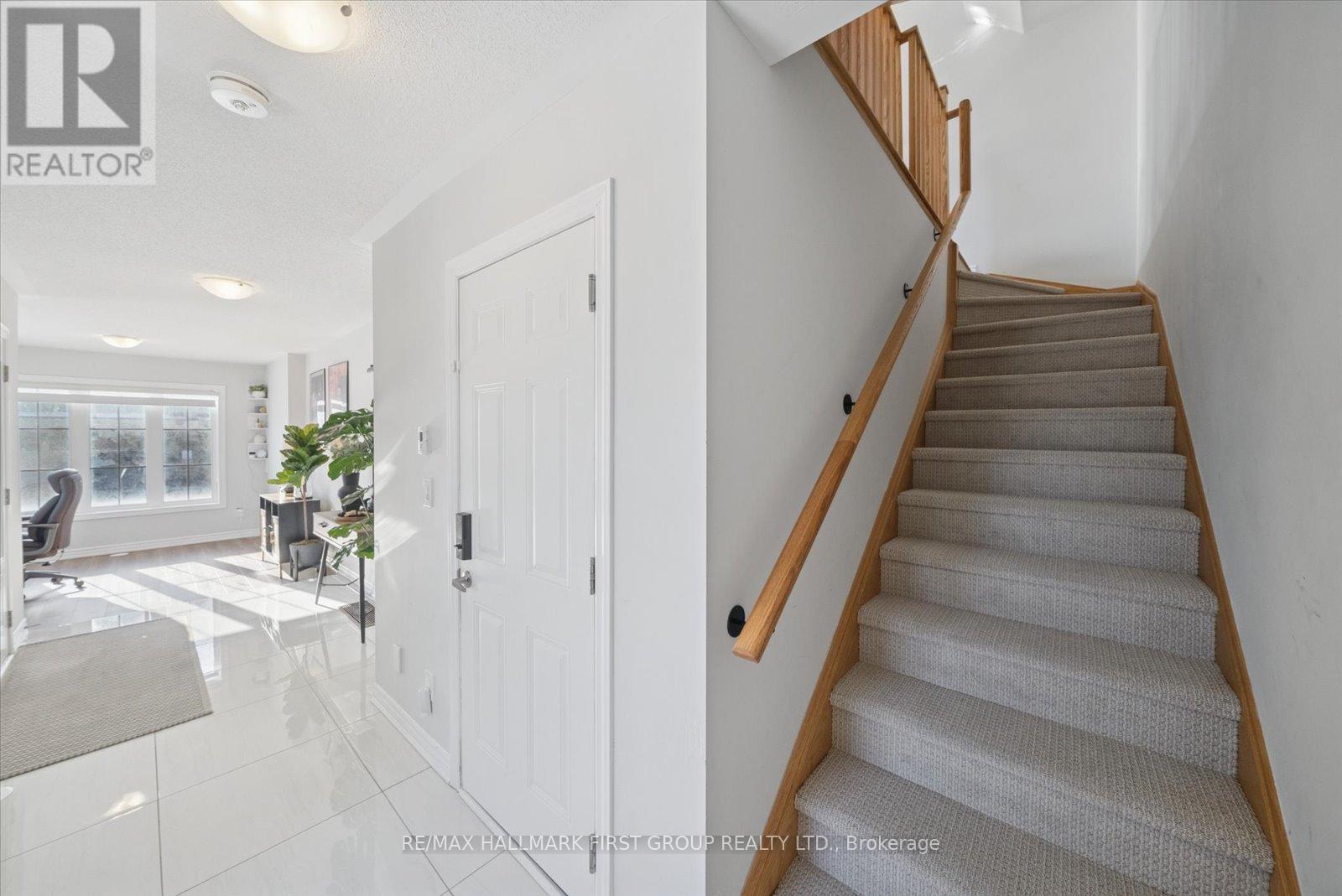 40 Porcelain Way, Whitby, Ontario L1R 0R6 - Photo 6 - E12837662