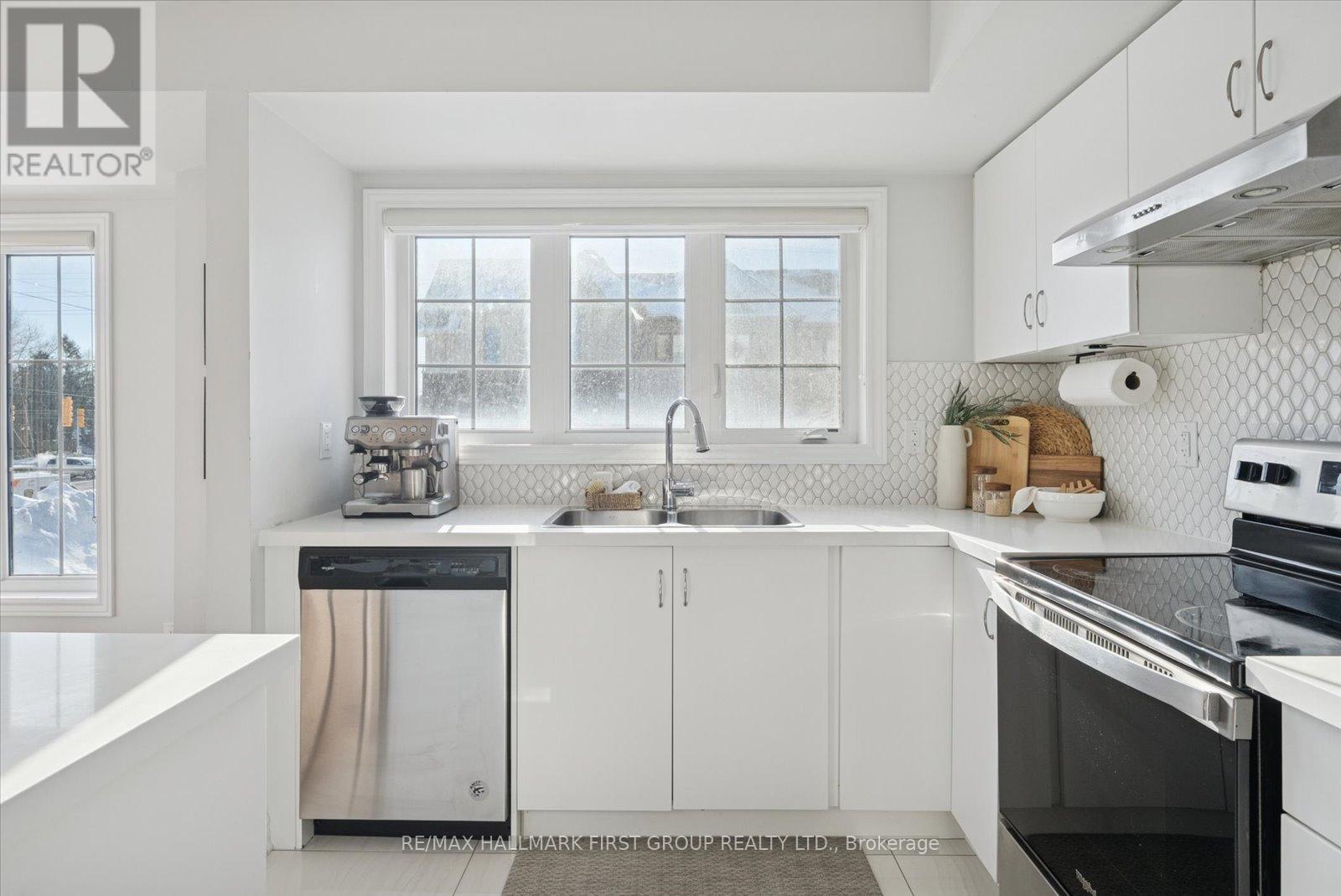 40 Porcelain Way, Whitby, Ontario L1R 0R6 - Photo 9 - E12837662