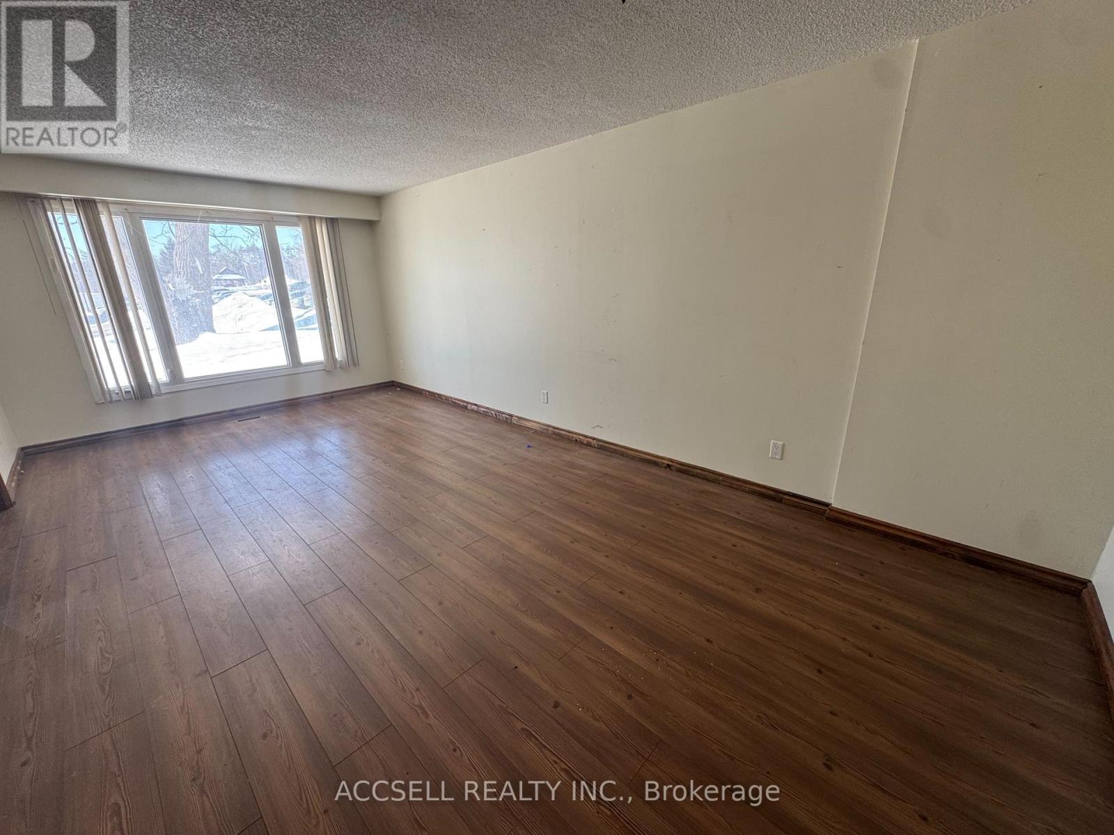 187 Toronto Street, Barrie, Ontario  L4N 1V7 - Photo 4 - S12827054