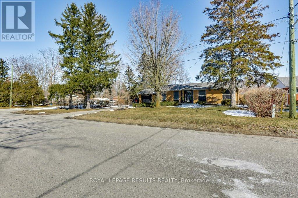 34 Charlotte Avenue, Tillsonburg, Ontario  N4G 4C3 - Photo 3 - X12837716