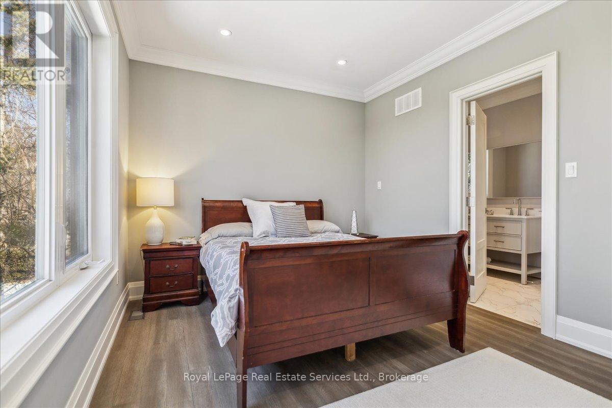 1211 Pinegrove Road, Oakville, Ontario  L6L 2W8 - Photo 27 - W12818918