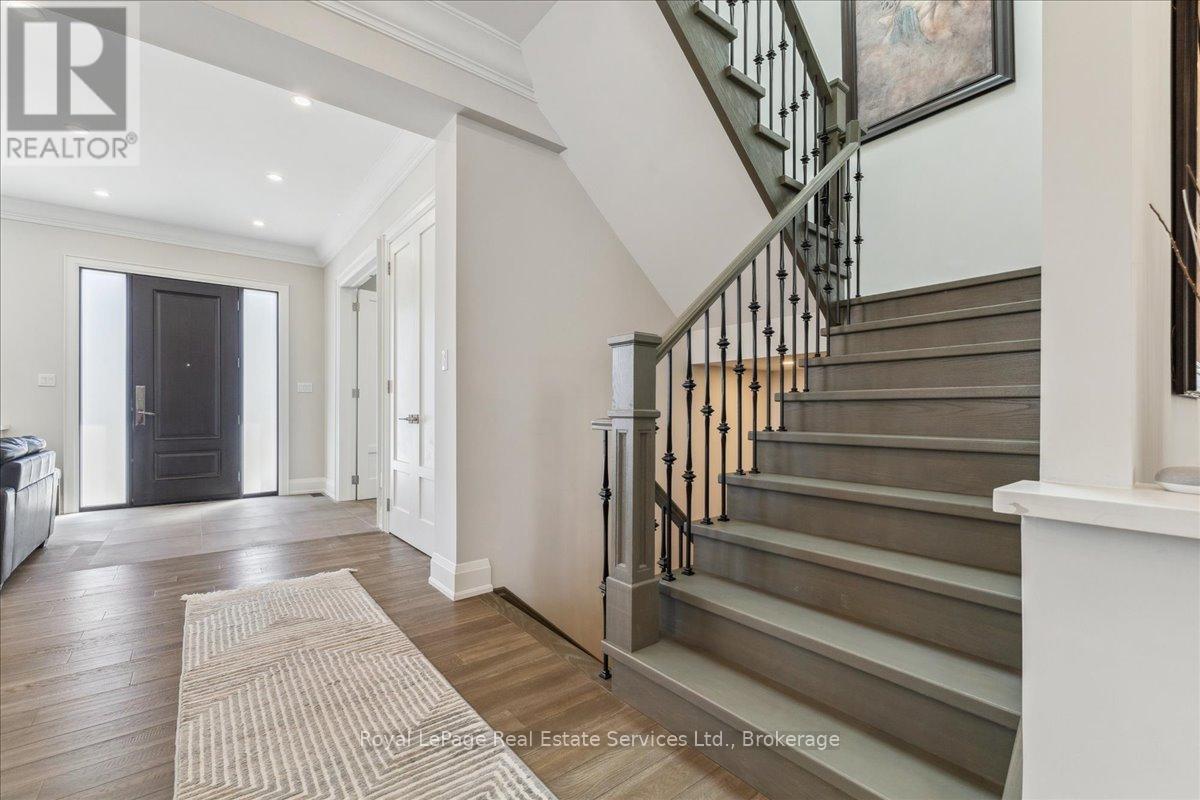 1211 Pinegrove Road, Oakville, Ontario  L6L 2W8 - Photo 16 - W12818918