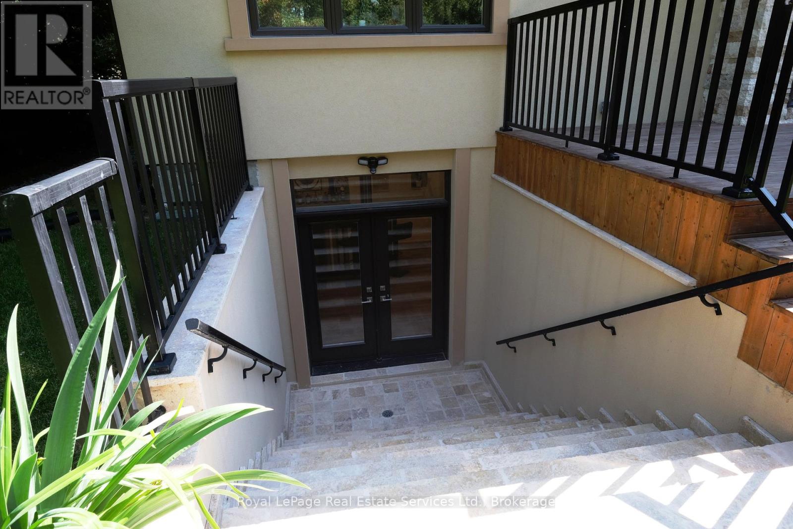 1211 Pinegrove Road, Oakville, Ontario  L6L 2W8 - Photo 32 - W12818918