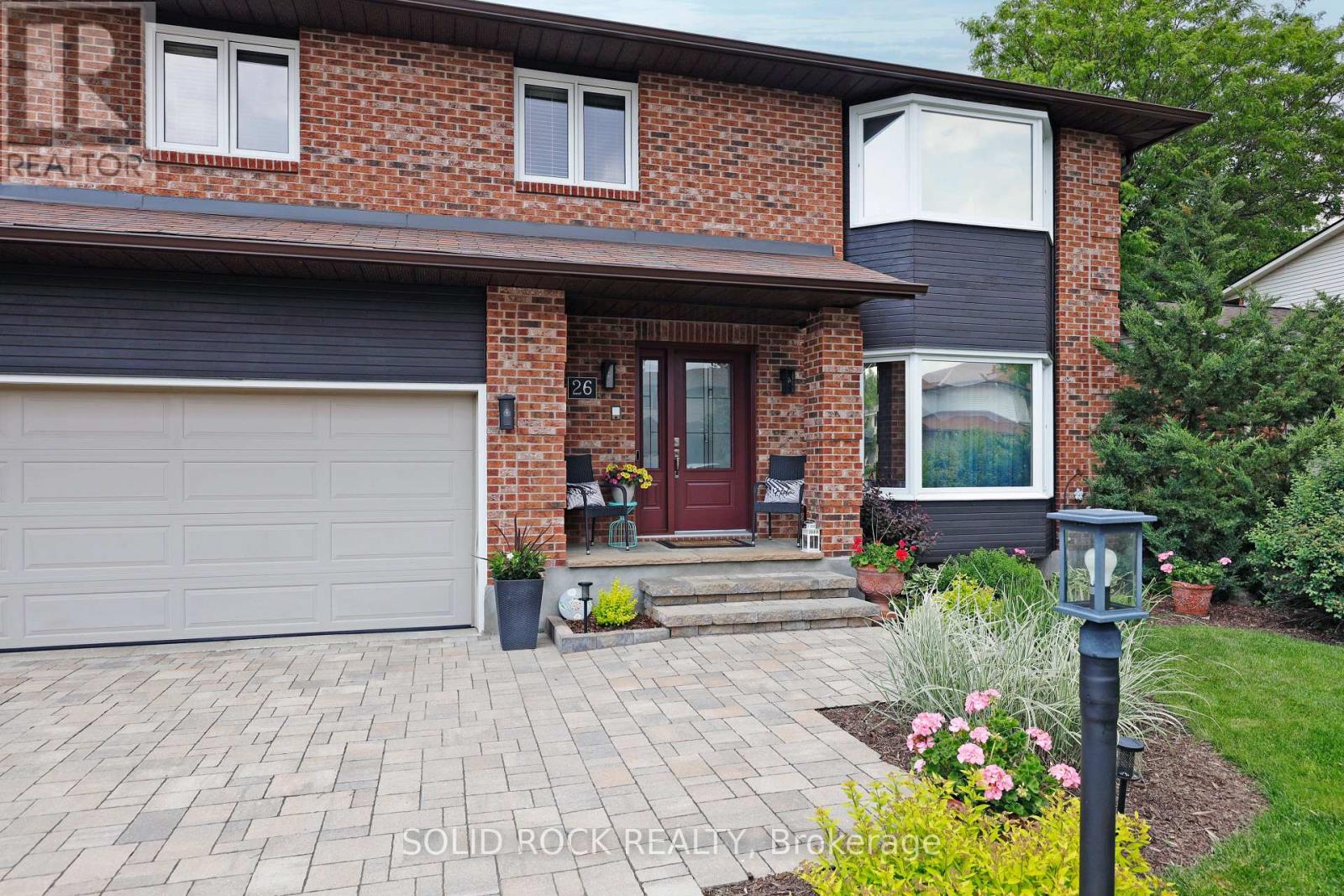 26 Paula Crescent, Ottawa, Ontario  K2H 9A4 - Photo 3 - X12837680