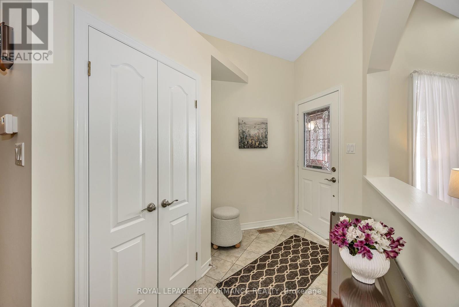 49 Peregrine Crescent, Ottawa, Ontario  K2M 2T2 - Photo 4 - X12837704