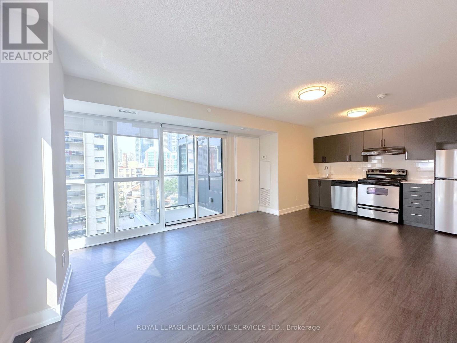 702 - 561 Sherbourne Street, Toronto, Ontario  M4X 0A1 - Photo 2 - C12837666